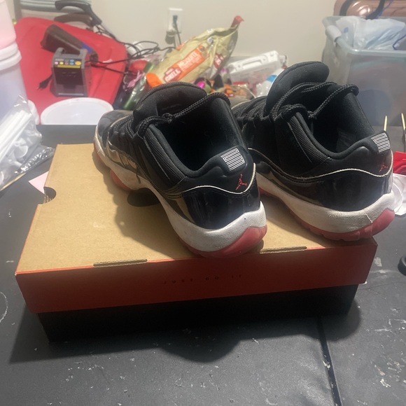 Jordan 11 - Picture 2 of 3